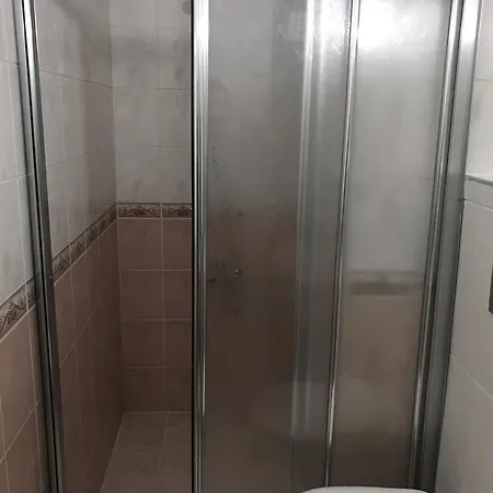 هيزار أبارت آند بنسيون ترابزون