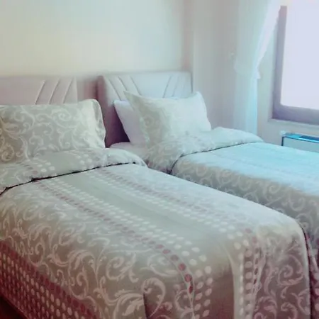 هيزار أبارت آند بنسيون 3*