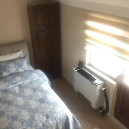 هيزار أبارت آند بنسيون